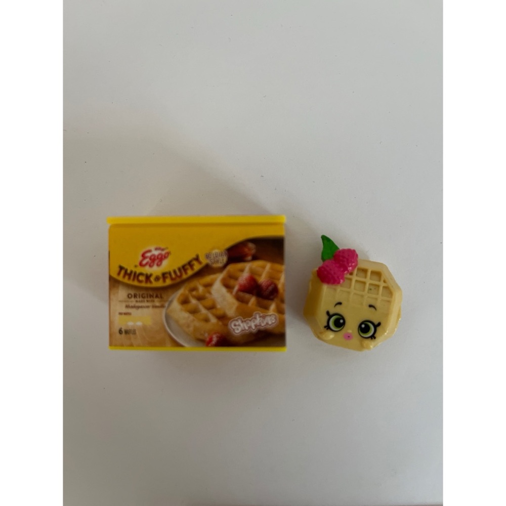 Shopkins Eggo Thick and Fluffy Waffle Figurine